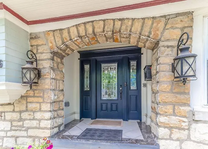 Grand Mansion: 6Br, 5.5Ba Near Top Kc Attractions